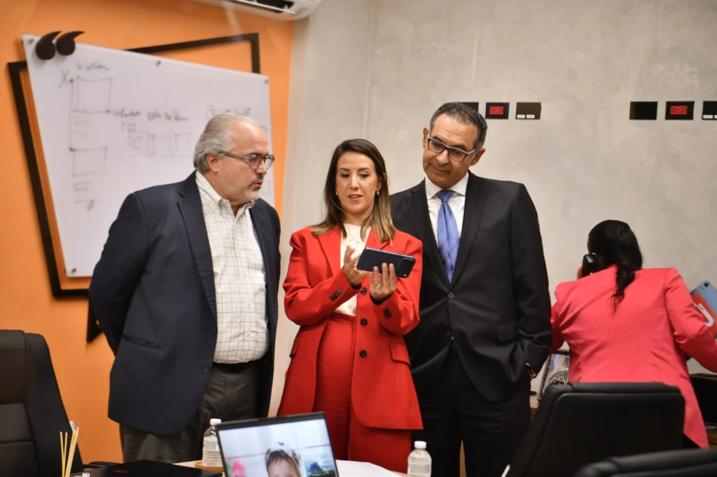 Alejandro Grisanti, Katherine Hernández y Jaime Aristy Escuder