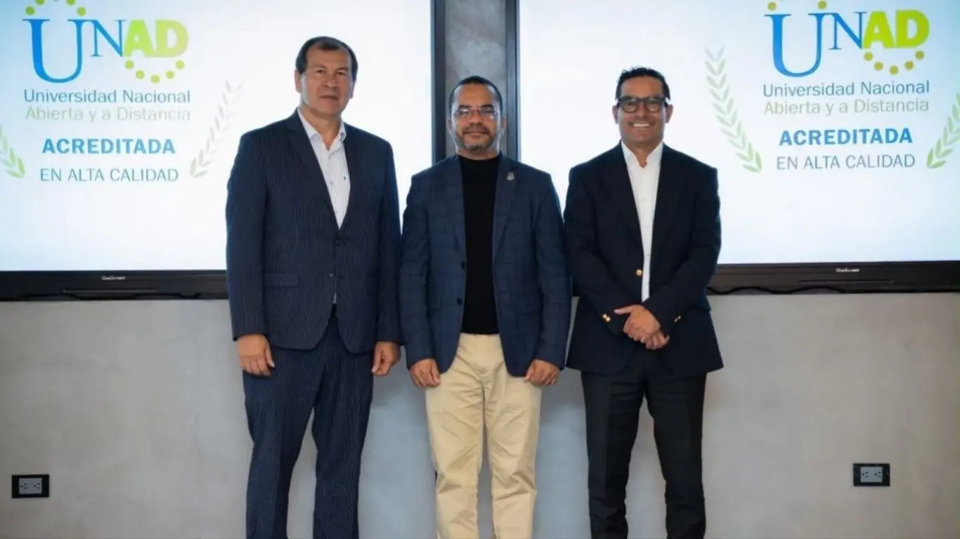 ITLA y UNAD gestionan alianza estratégica para continuidad académica de egresados en Colombia