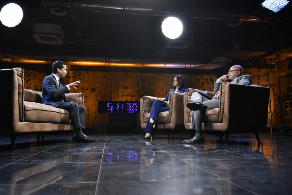 Fernández junto a Julissa Céspedes y Nelson Rodríguez. Foto: Danny Polanco