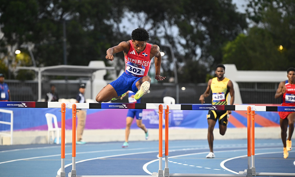 Yeral Núñez, campeón de los 400 metros vallas Yeral Núñez durante la final de los 400 metros vallas en Santo Domingo 2026