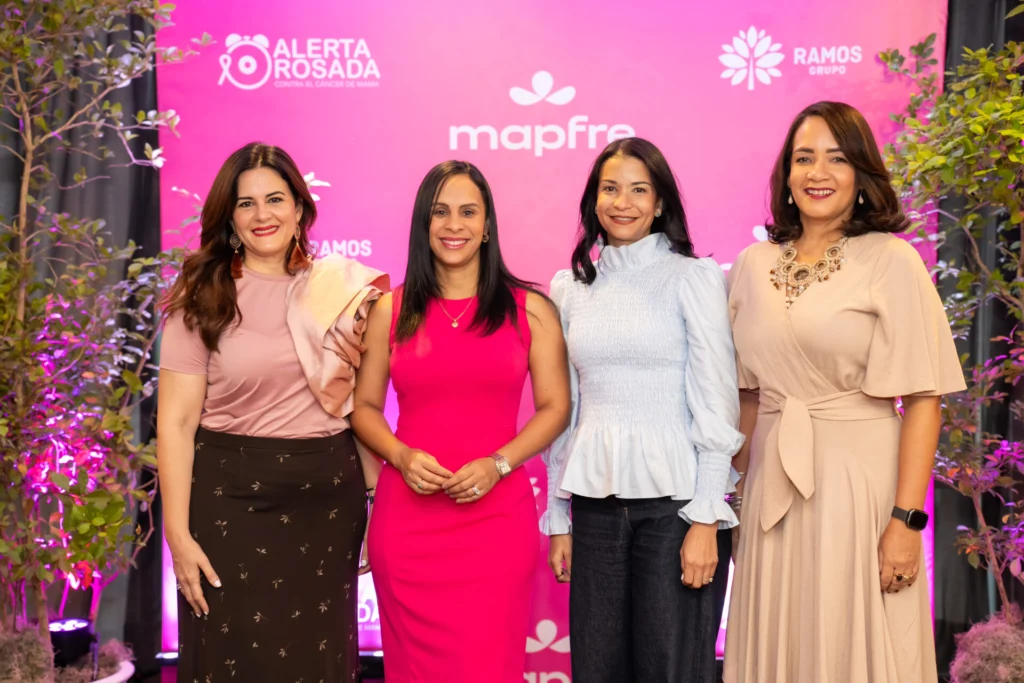 Elizabeth Rojas, Rayluz Ramírez, Arlette Palacio y Mónica Rojas