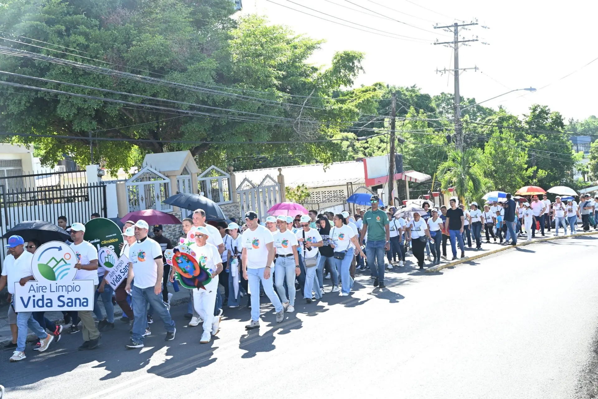 'El planeta tiene fiebre': una caminata que convirtió a San Francisco de Macorís en voz por el cuidado del medio ambiente