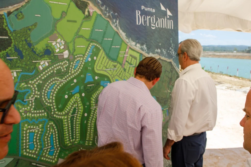 Abinader visita proyecto turístico Punta Bergantín en Puerto
