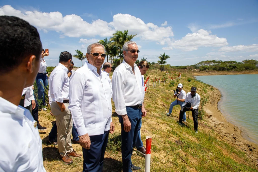 Abinader visita proyecto turístico Punta Bergantín en Puerto