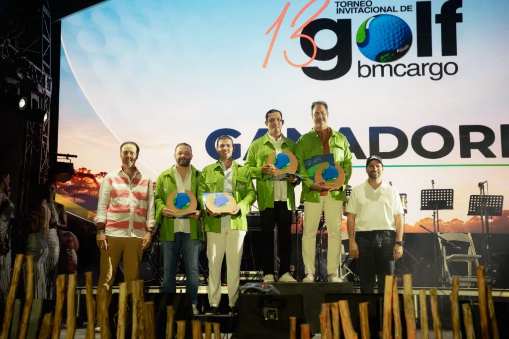 Manuel Rivas y Gabriel Bobea, César Rodríguez y Marcel Olivares junto a Ramsés Atallah y Frank Elias Rainieri