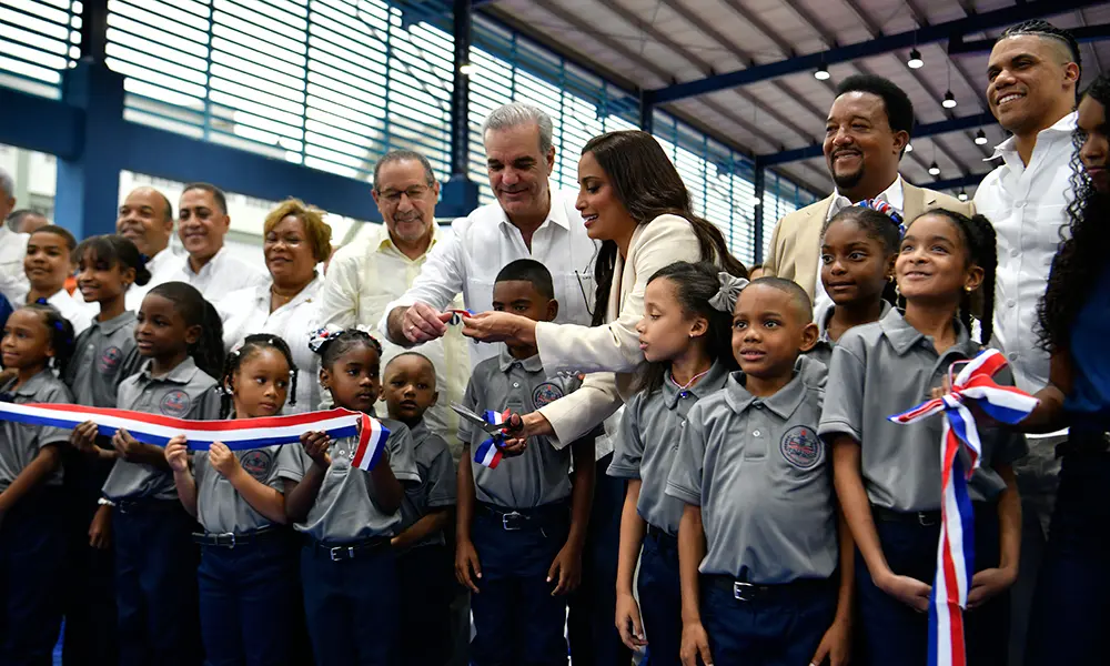 Abinader inaugura complejo de Pedro - Periódico elCaribe