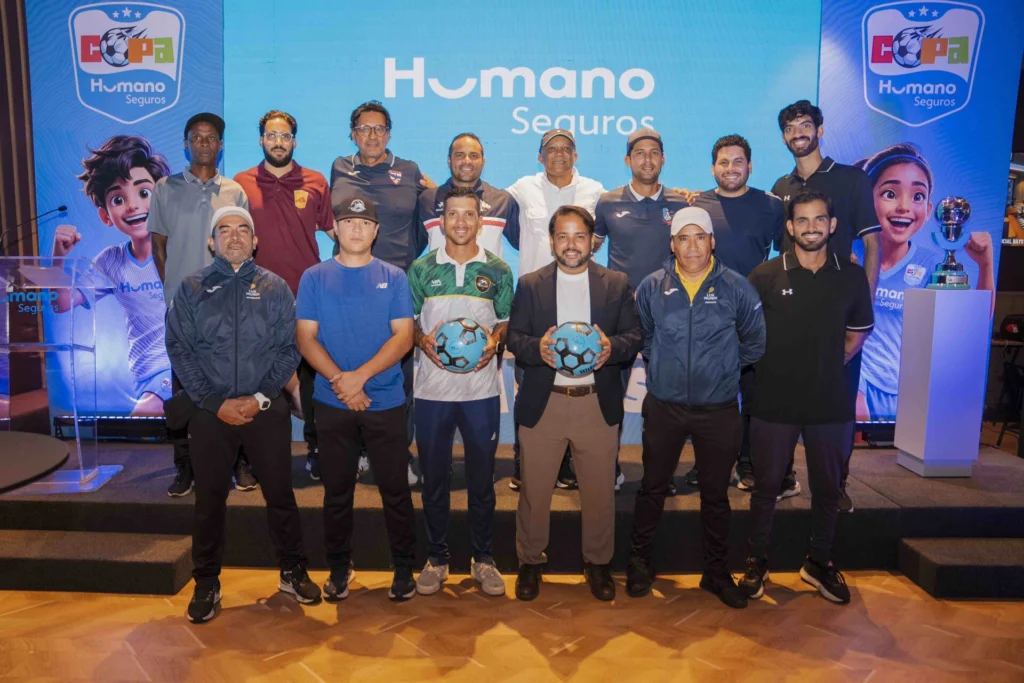 Representantes de los colegios que participarán en la 4ta Copa Humano Seguros.