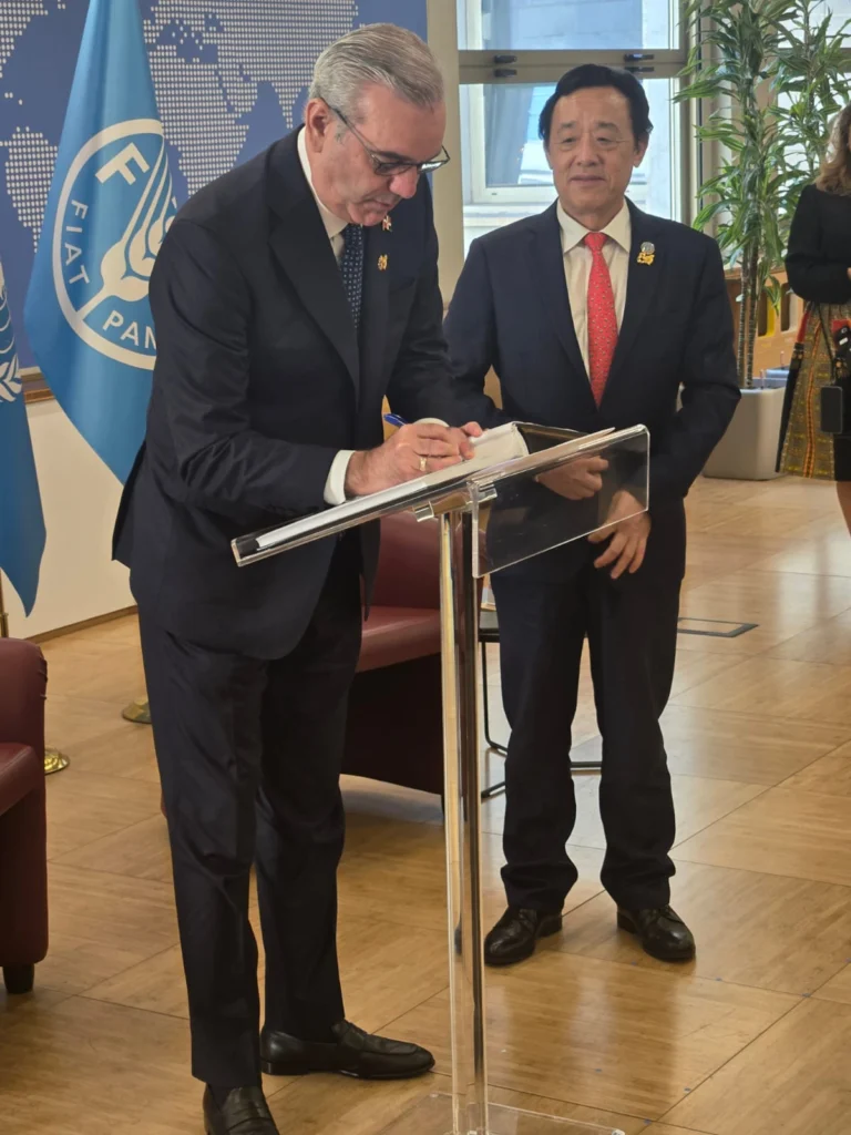 Abinader se reúne con economista jefe de la FAO